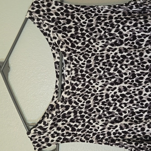 NWT Old Navy White Leopard Print Lux Tank Size Medium - Picture 3 of 5